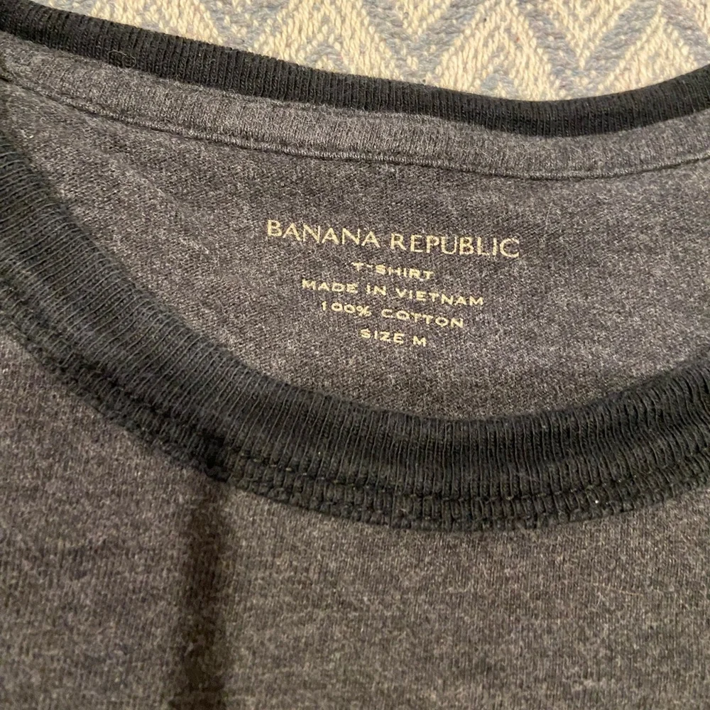 Banana Republic Charcoal Short Sleeve Tee